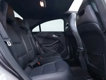 MERCEDES-BENZ CLA 45 AMG Coupé 4-Matic 7G DCT H&K Pano