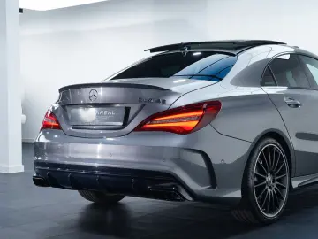 MERCEDES-BENZ CLA 45 AMG Coupé 4-Matic 7G DCT H&K Pano