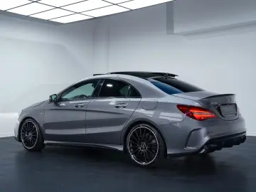 MERCEDES-BENZ CLA 45 AMG Coupé 4-Matic 7G DCT H&K Pano