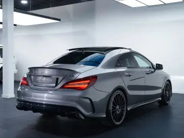 MERCEDES-BENZ CLA 45 AMG Coupé 4-Matic 7G DCT H&K Pano