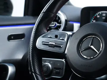 MERCEDES-BENZ A 180 d 3xAMG Distr  8G Nightp KeyGo