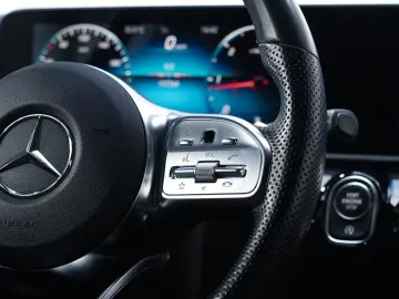MERCEDES-BENZ A 180 d 3xAMG Distr  8G Nightp KeyGo