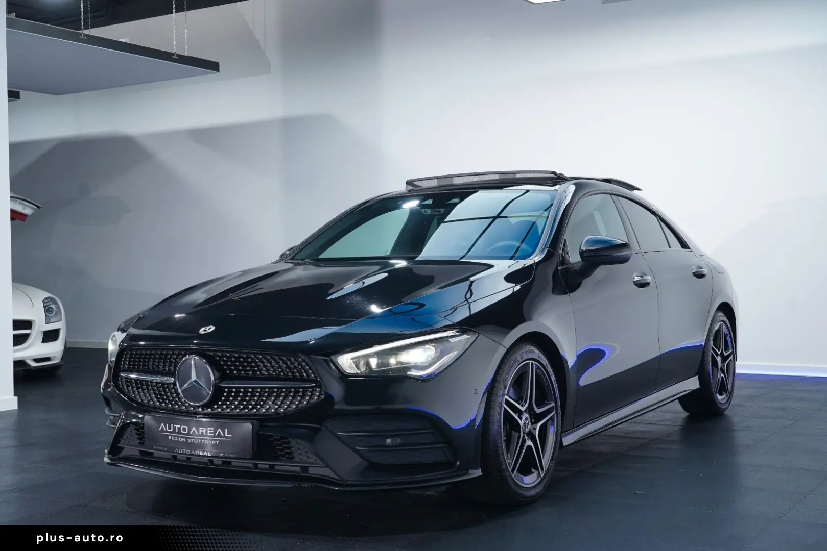 MERCEDES-BENZ CLA 180 3xAMG PANO MEM MBEAM KEYLESS