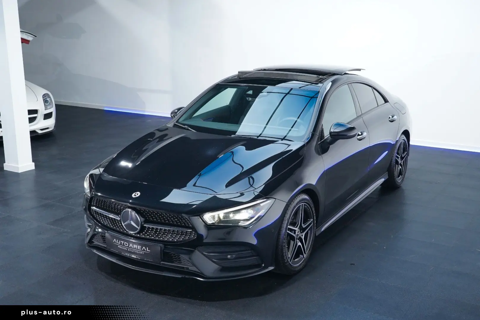 MERCEDES-BENZ CLA 180 3xAMG PANO MEM MBEAM KEYLESS