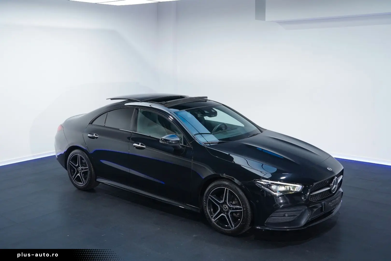 MERCEDES-BENZ CLA 180 3xAMG PANO MEM MBEAM KEYLESS