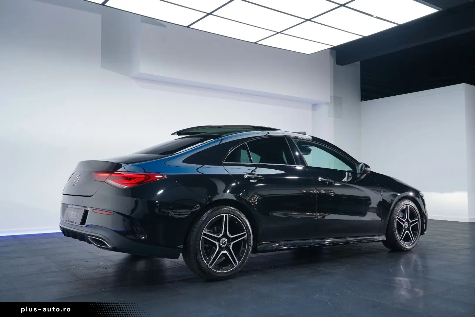 MERCEDES-BENZ CLA 180 3xAMG PANO MEM MBEAM KEYLESS