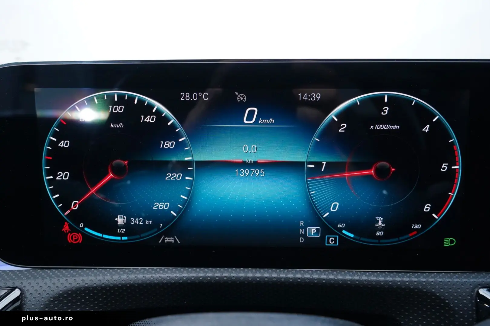 MERCEDES-BENZ CLA 180 3xAMG PANO MEM MBEAM KEYLESS