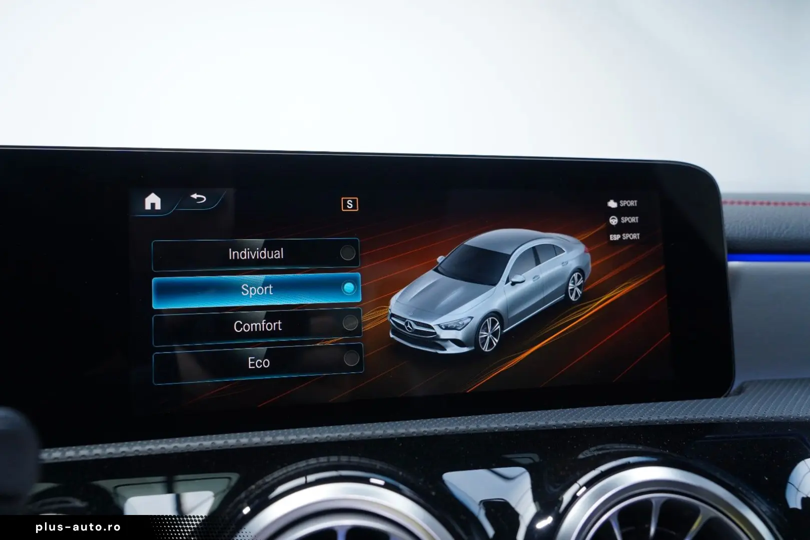 MERCEDES-BENZ CLA 180 3xAMG PANO MEM MBEAM KEYLESS