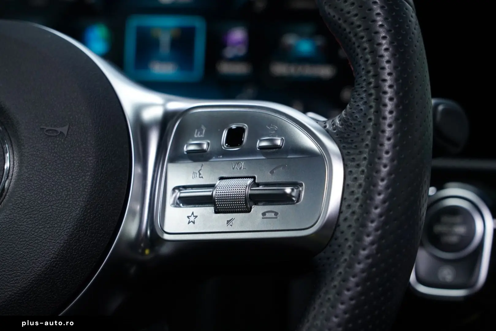 MERCEDES-BENZ CLA 180 3xAMG PANO MEM MBEAM KEYLESS