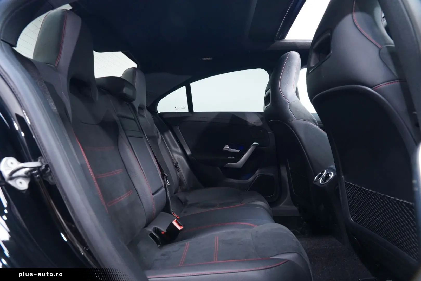 MERCEDES-BENZ CLA 180 3xAMG PANO MEM MBEAM KEYLESS