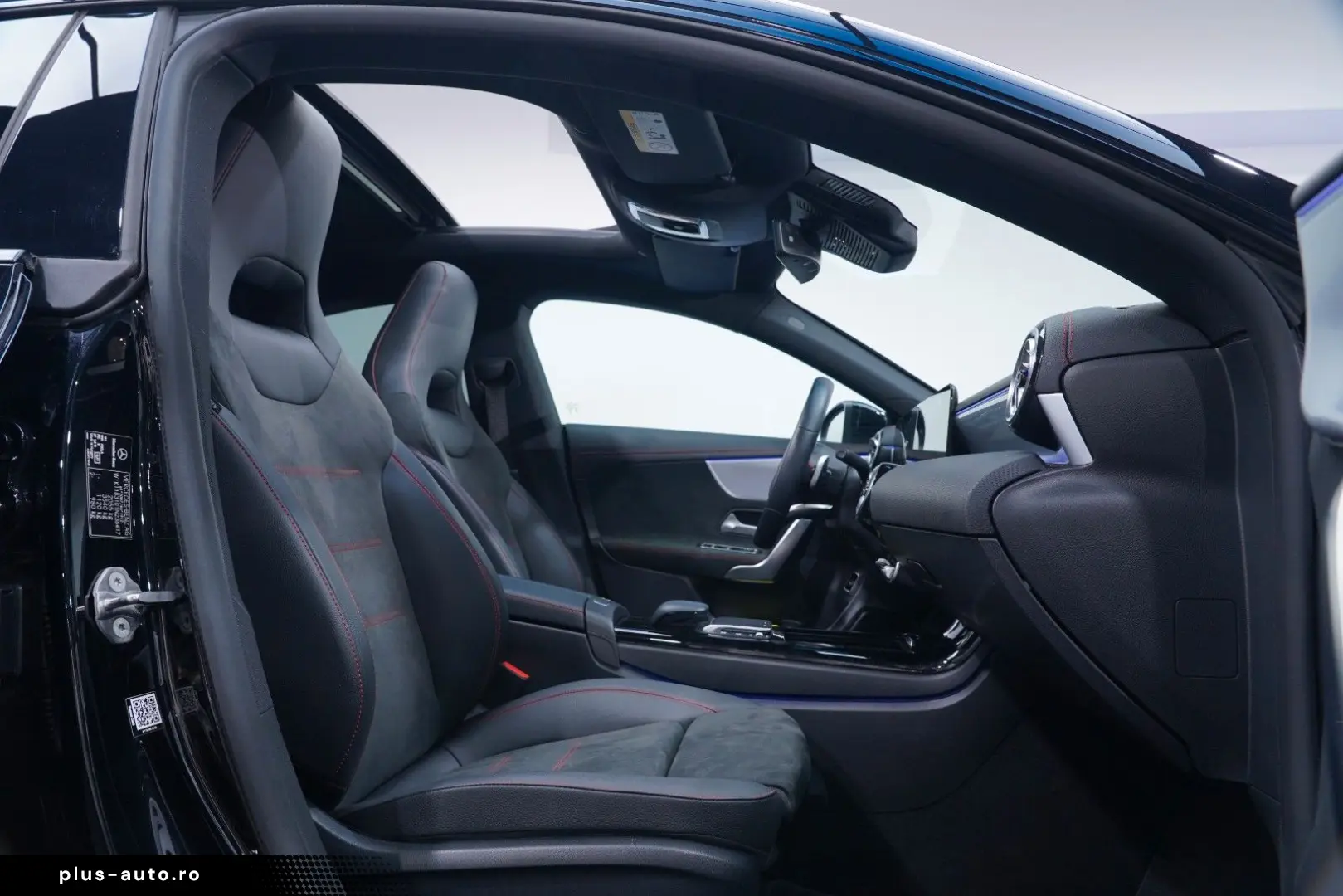 MERCEDES-BENZ CLA 180 3xAMG PANO MEM MBEAM KEYLESS