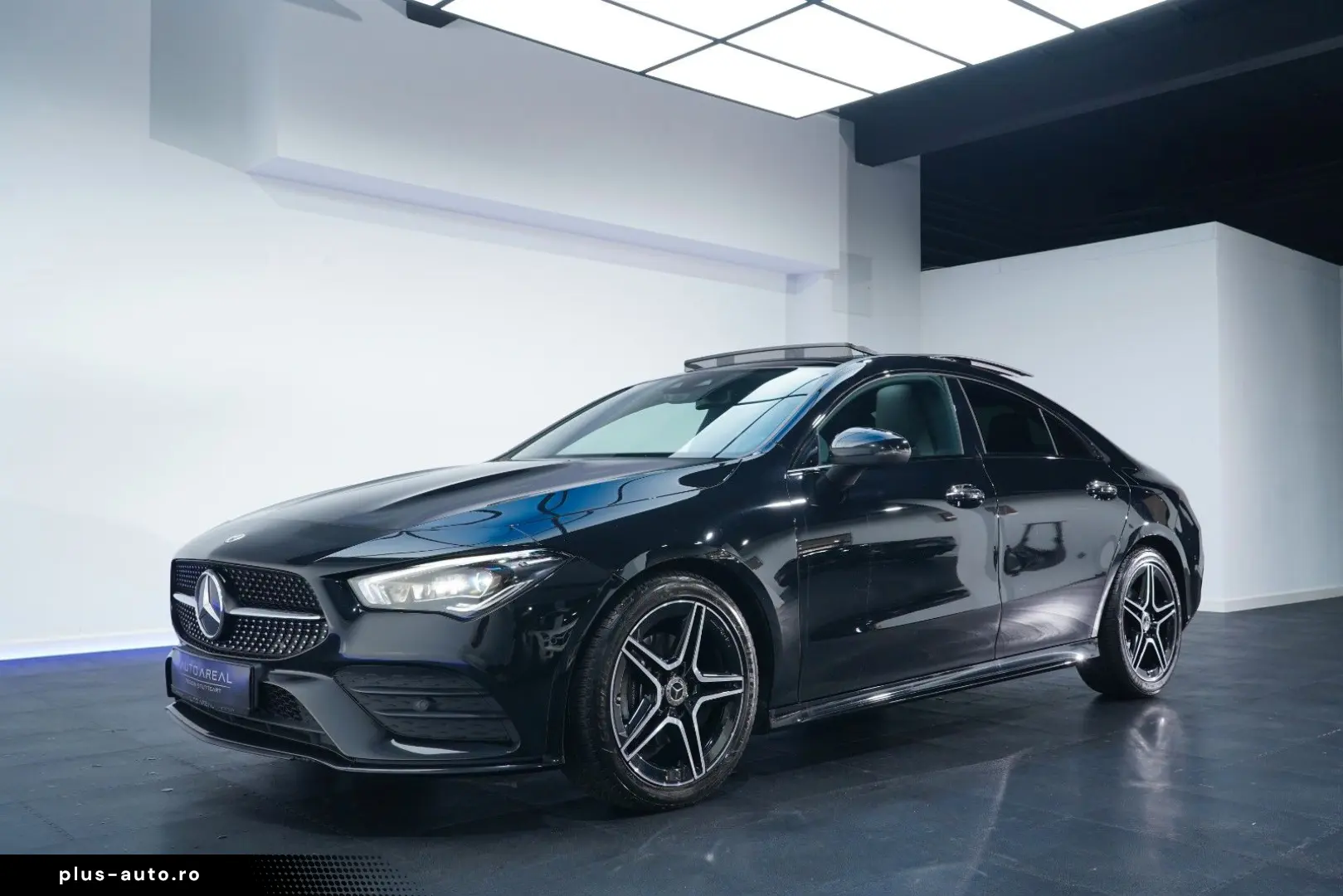 MERCEDES-BENZ CLA 180 3xAMG PANO MEM MBEAM KEYLESS