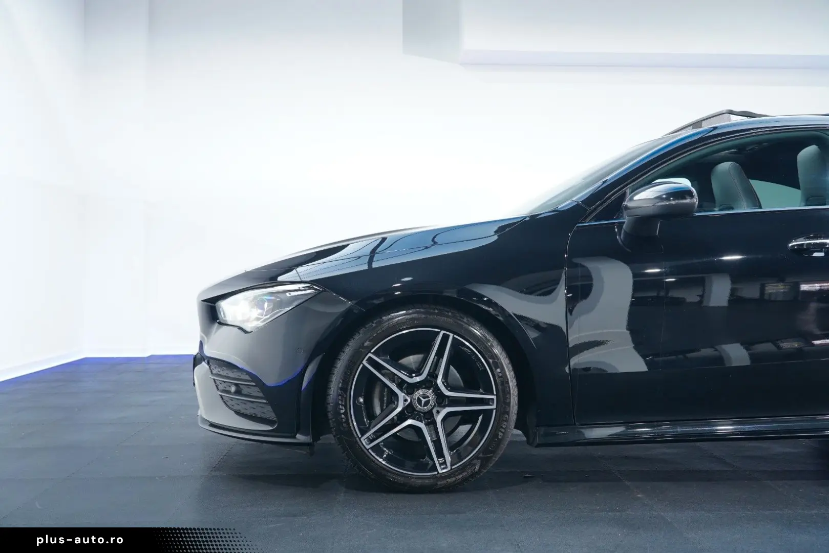 MERCEDES-BENZ CLA 180 3xAMG PANO MEM MBEAM KEYLESS