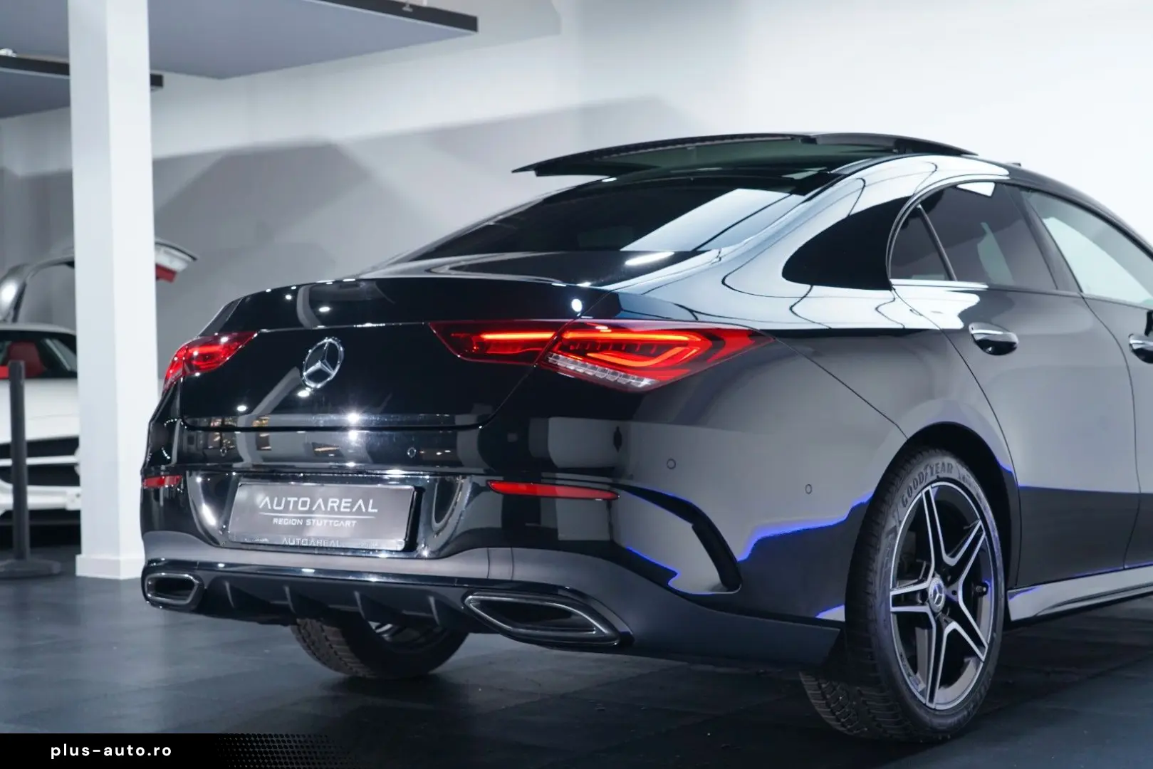 MERCEDES-BENZ CLA 180 3xAMG PANO MEM MBEAM KEYLESS