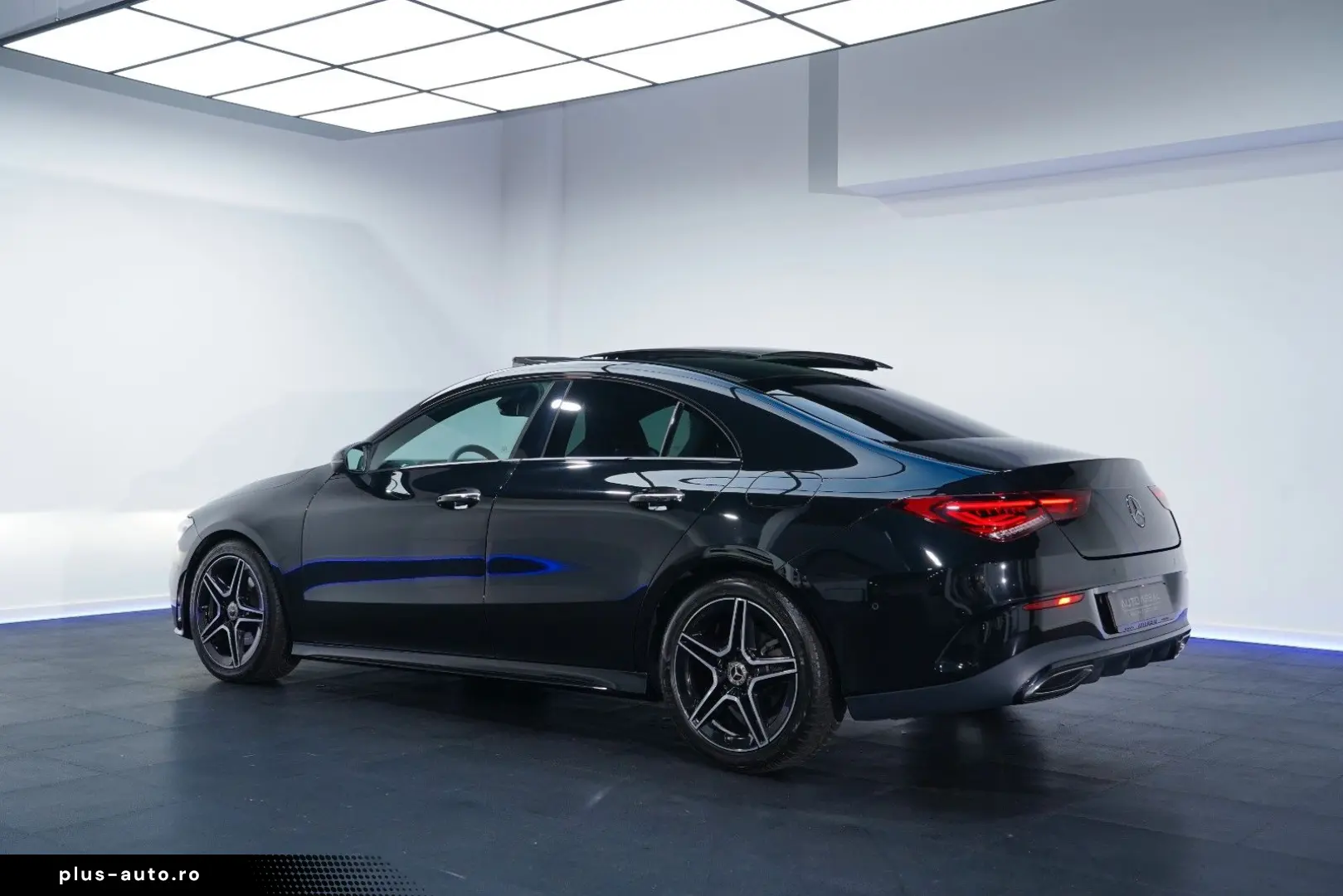 MERCEDES-BENZ CLA 180 3xAMG PANO MEM MBEAM KEYLESS