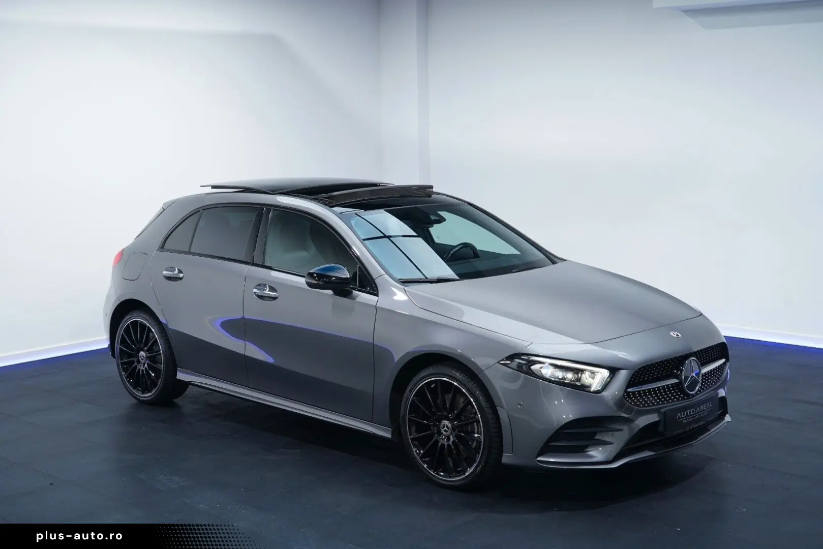 MERCEDES-BENZ A 250e 3xAMG Hybrid Pano Night KeyGo Distr