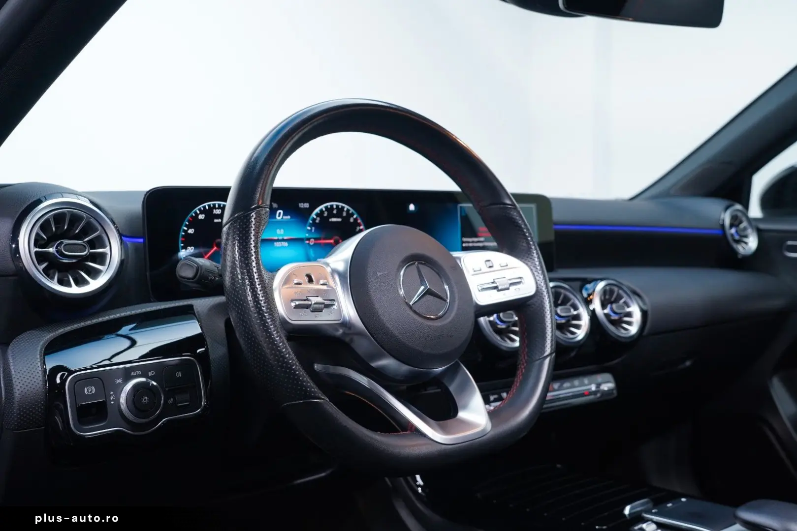 MERCEDES-BENZ A 250e 3xAMG Hybrid Pano Night KeyGo Distr