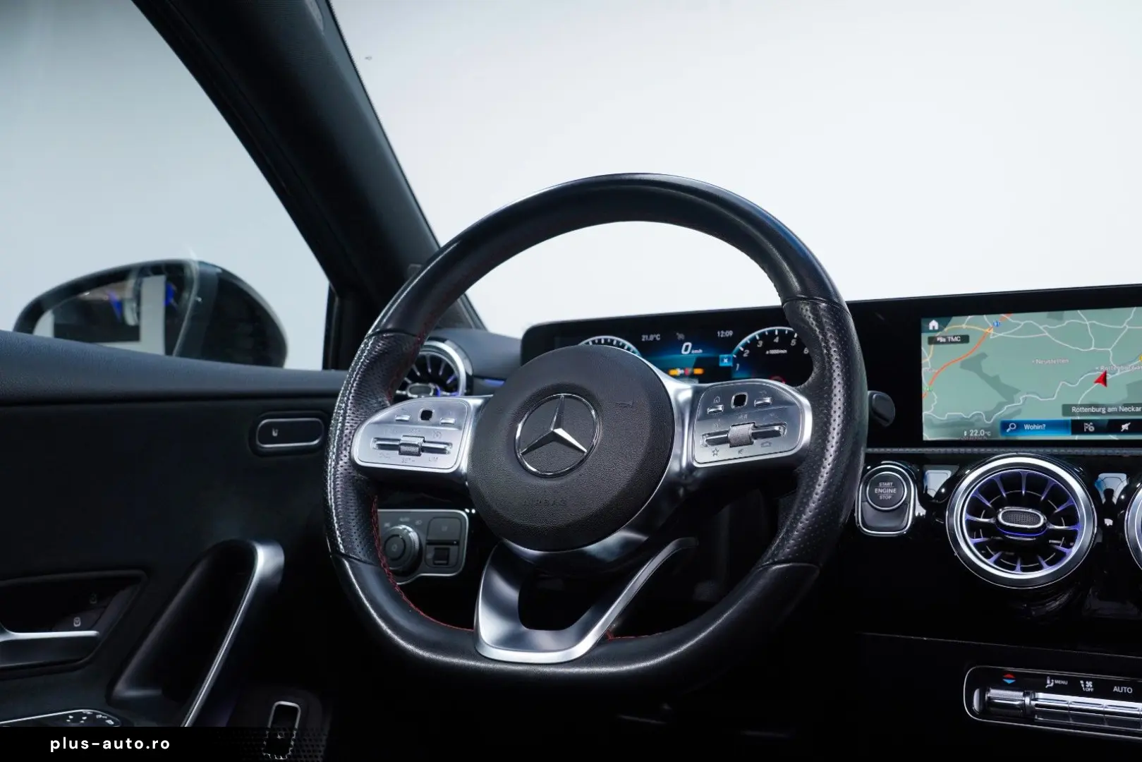 MERCEDES-BENZ A 250e 3xAMG Hybrid Pano Night KeyGo Distr