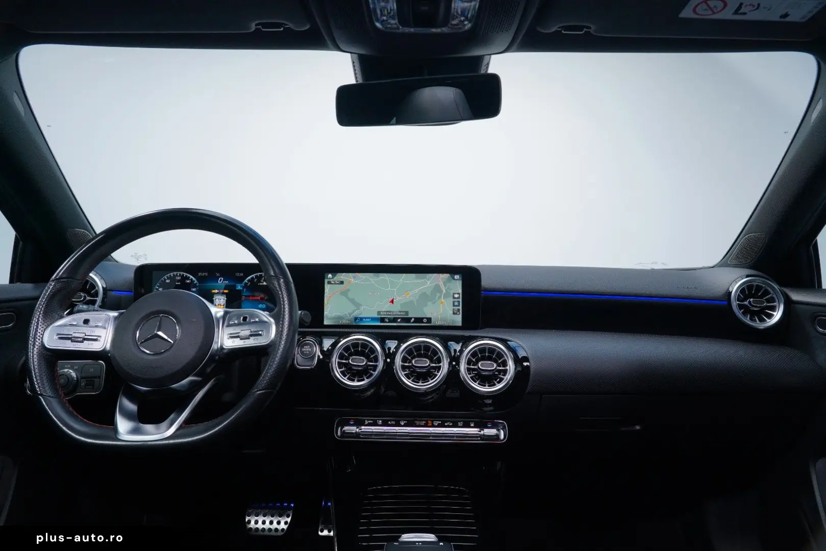 MERCEDES-BENZ A 250e 3xAMG Hybrid Pano Night KeyGo Distr