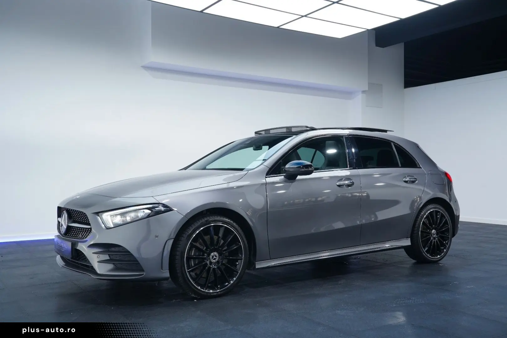 MERCEDES-BENZ A 250e 3xAMG Hybrid Pano Night KeyGo Distr