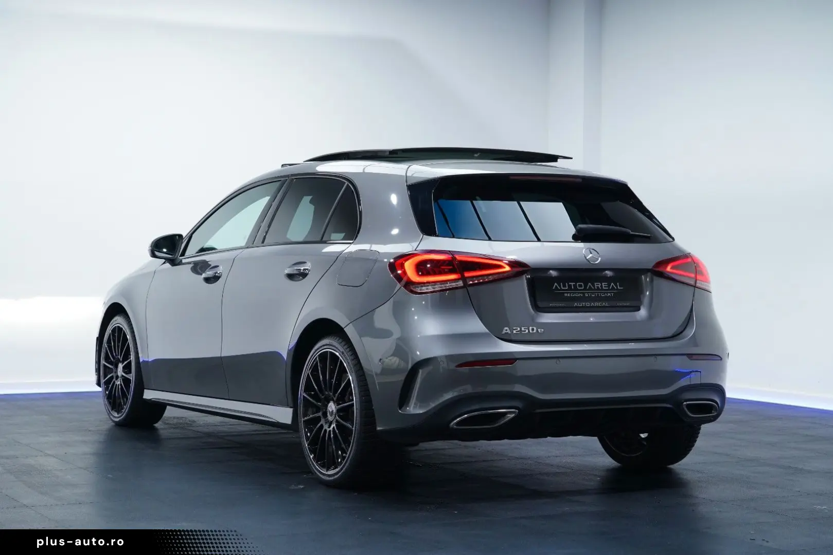 MERCEDES-BENZ A 250e 3xAMG Hybrid Pano Night KeyGo Distr