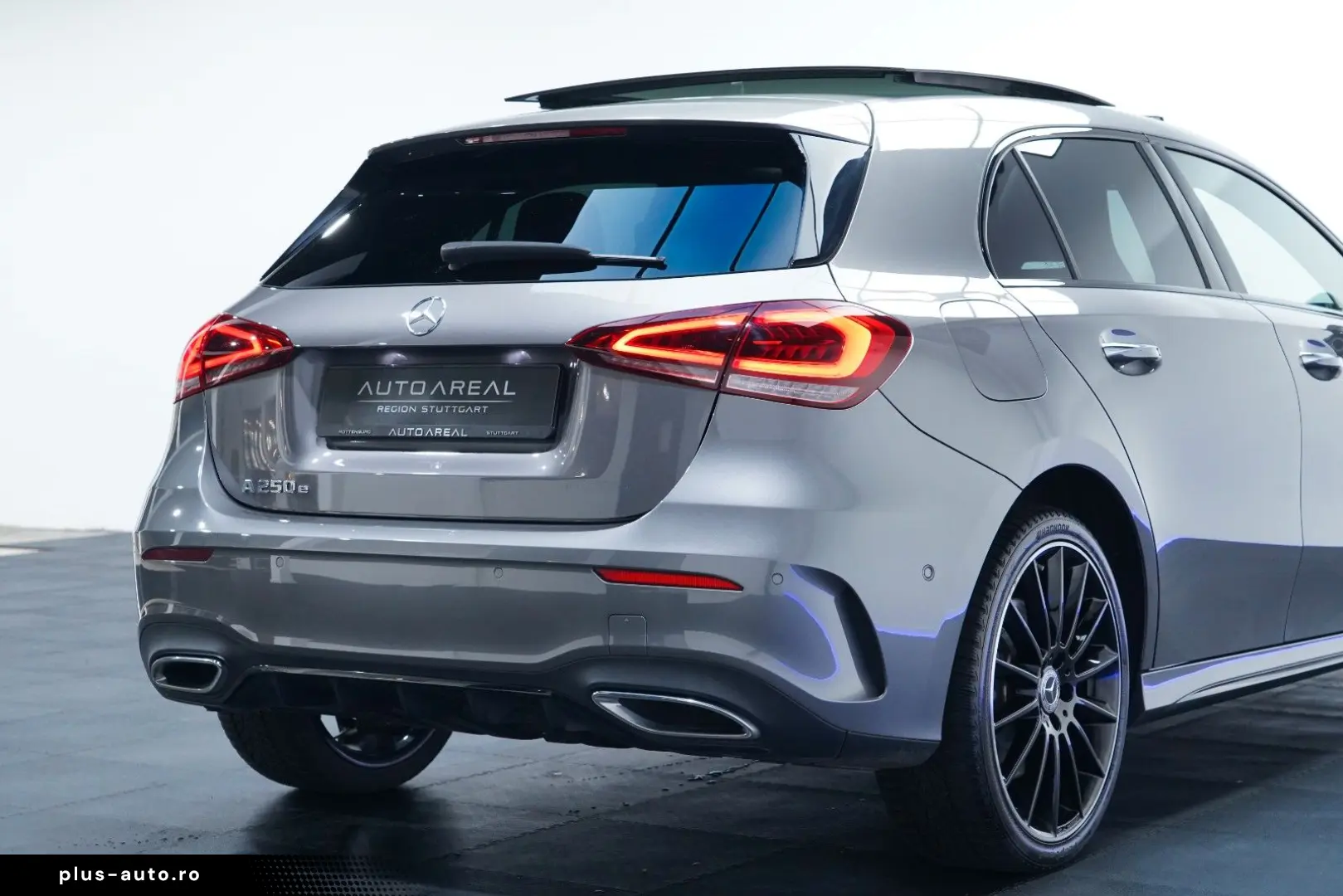 MERCEDES-BENZ A 250e 3xAMG Hybrid Pano Night KeyGo Distr