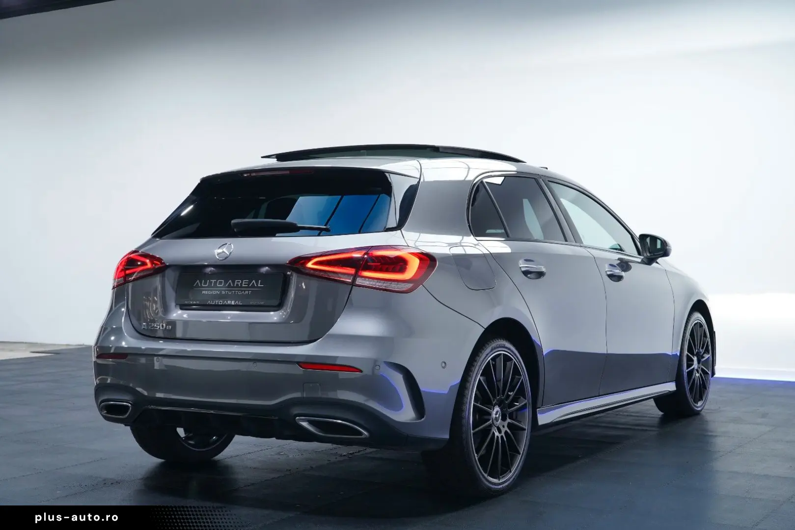 MERCEDES-BENZ A 250e 3xAMG Hybrid Pano Night KeyGo Distr