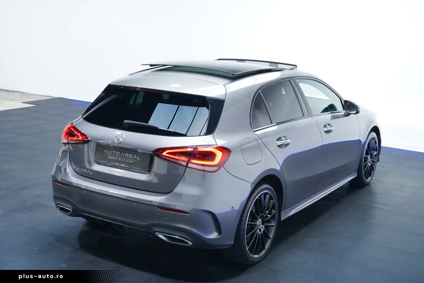 MERCEDES-BENZ A 250e 3xAMG Hybrid Pano Night KeyGo Distr