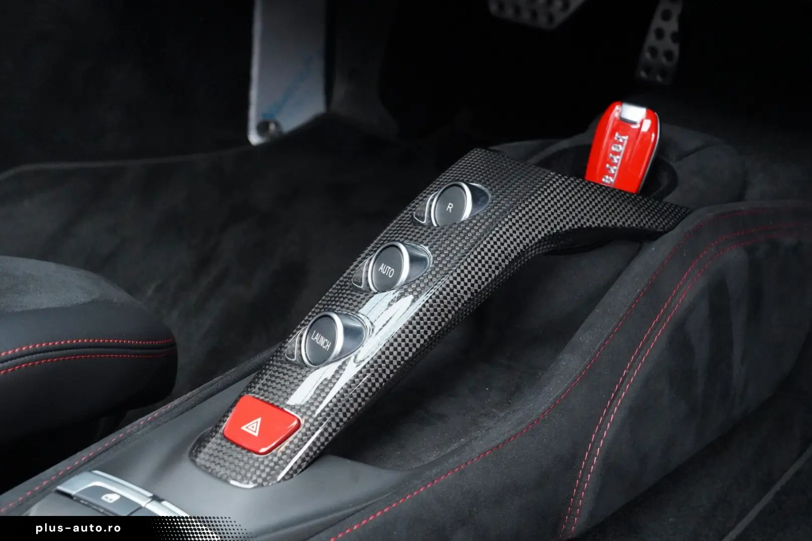 FERRARI 488 Spider JBL LIFT CARBON SPORTSITZ
