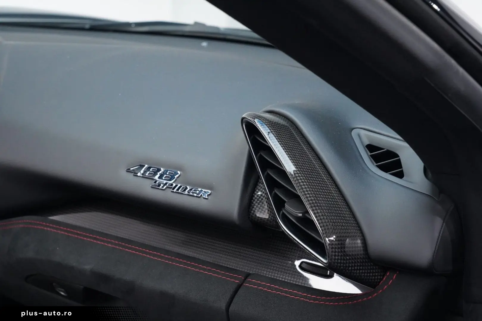 FERRARI 488 Spider JBL LIFT CARBON SPORTSITZ