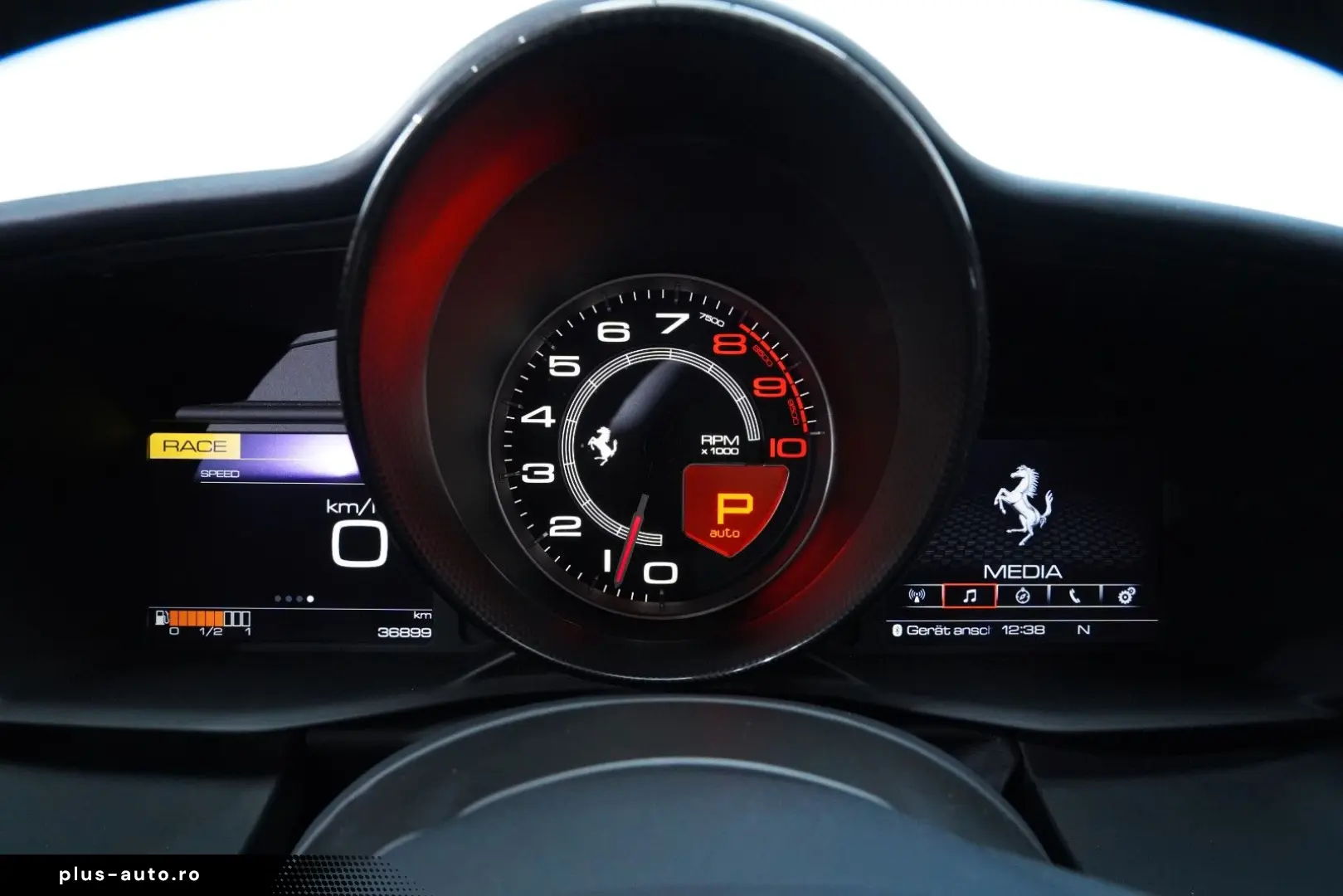 FERRARI 488 Spider JBL LIFT CARBON SPORTSITZ