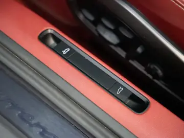 Porsche 911 Targa 4 GTS (992.2) T-Hybrid