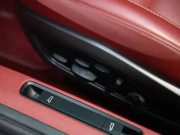 Porsche 911 Targa 4 GTS (992.2) T-Hybrid