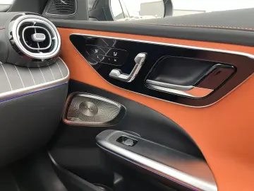 Mercedes-Benz C 300d 4M Limousine AMG PANO LEDER BURMESTER