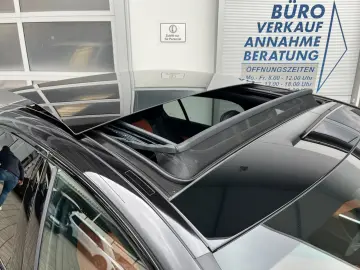 Mercedes-Benz C 300d 4M Limousine AMG PANO LEDER BURMESTER