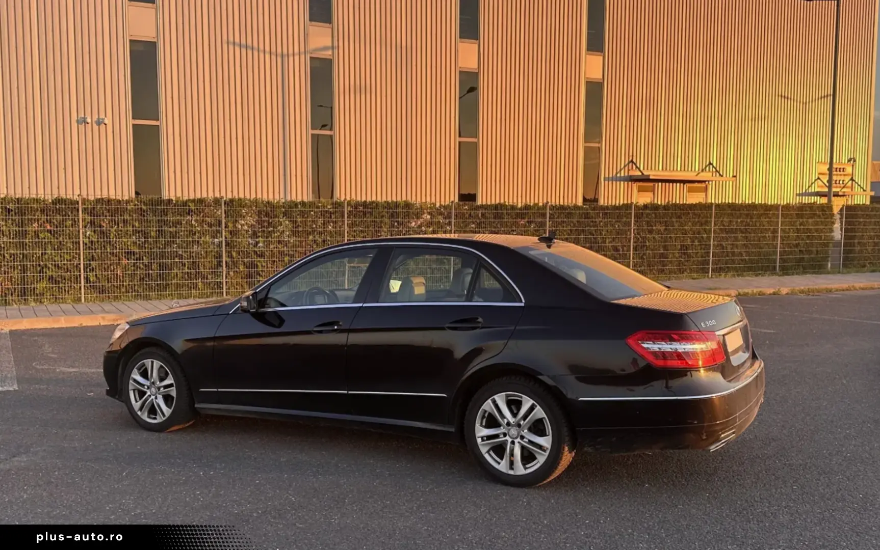 Mercedes-Benz E 300