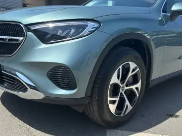 MERCEDES-BENZ GLC 300 e 4M Avantgarde Panorama Distronic AHK