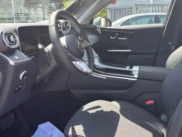 MERCEDES-BENZ GLC 300 e 4M Avantgarde Panorama Distronic AHK