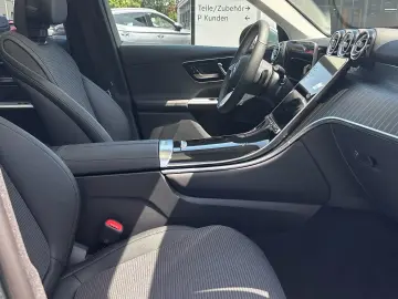 MERCEDES-BENZ GLC 300 e 4M Avantgarde Panorama Distronic AHK