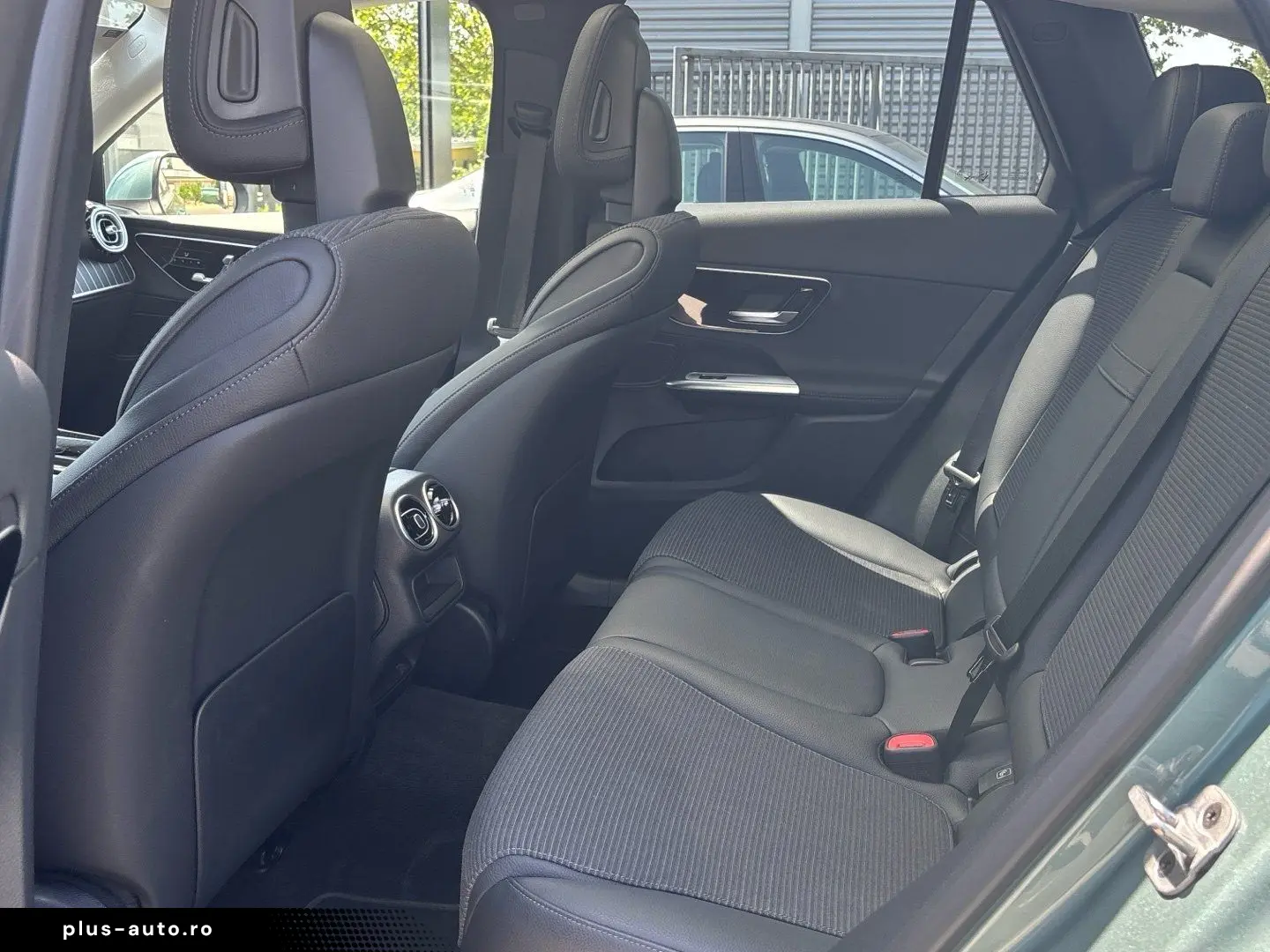 MERCEDES-BENZ GLC 2025 — imagine 11