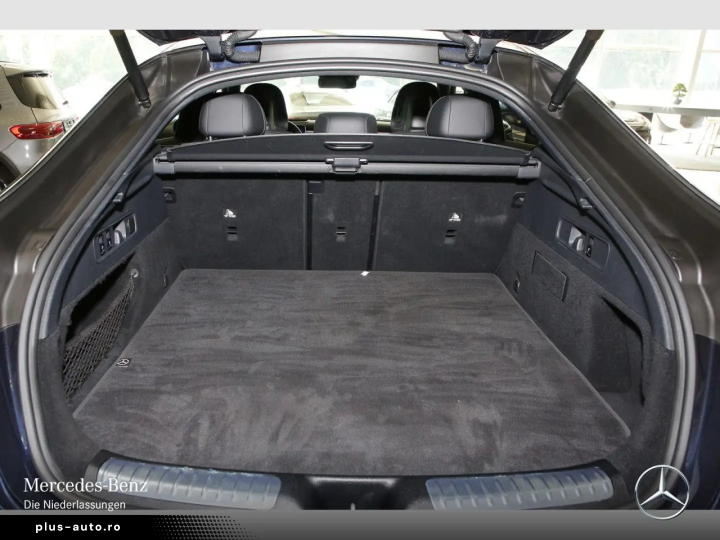 MERCEDES-BENZ GLC 300 4M Cp AMG Prem  Dist Pano 360  Burm