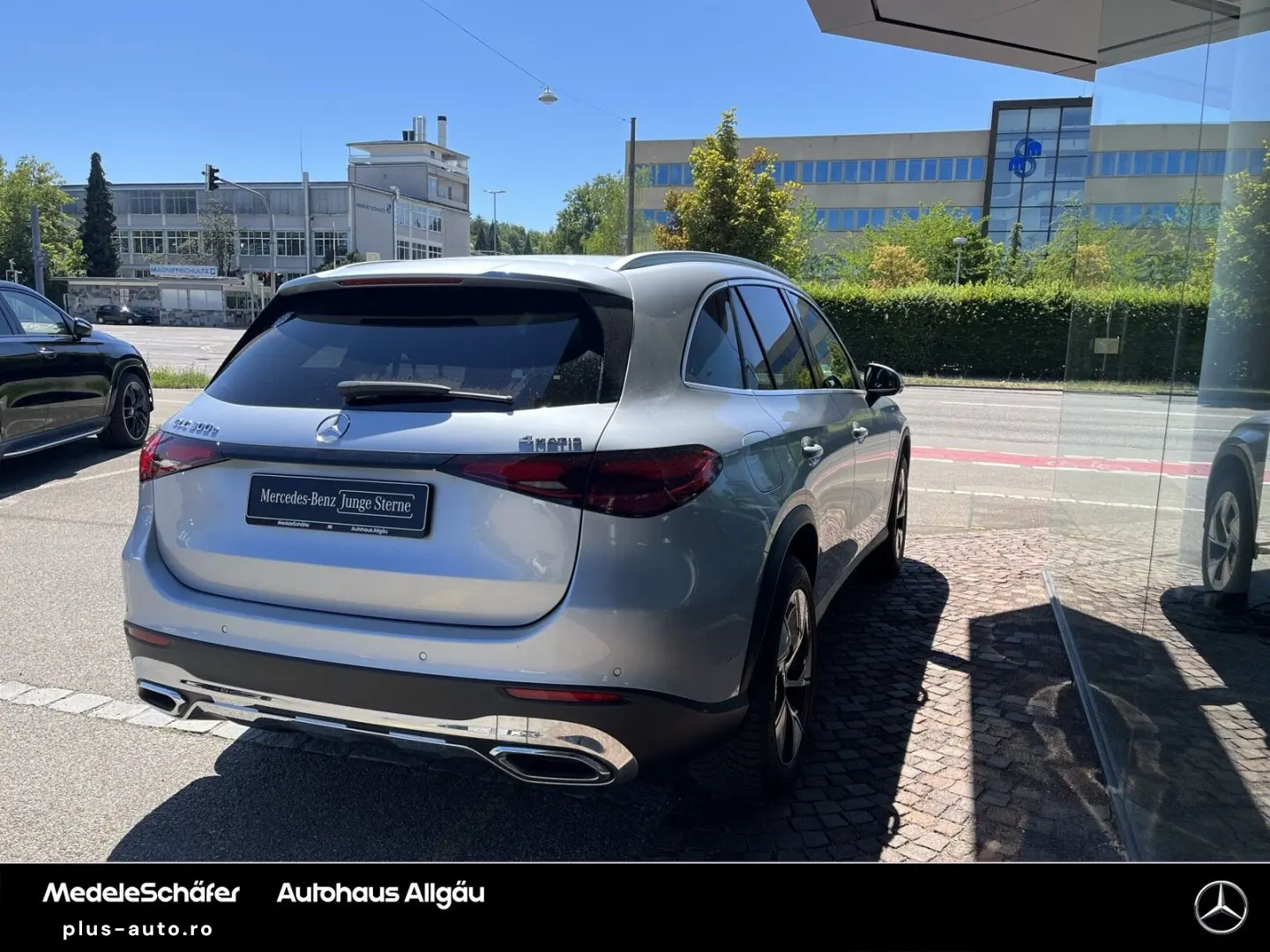 MERCEDES-BENZ GLC 300 e 4M Avantgrade 19  AHK Pano Distronic