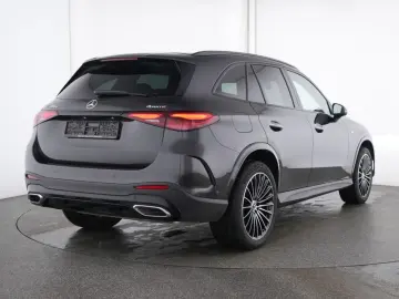 MERCEDES-BENZ GLC 300 e 4M  AMG Distron Digital AHK 360