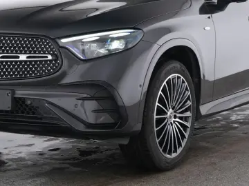 MERCEDES-BENZ GLC 300 e 4M  AMG Distron Digital AHK 360