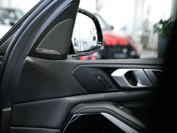 BMW X5 xDrive30d M Sport M-Sitze Belüftung 360K AHK