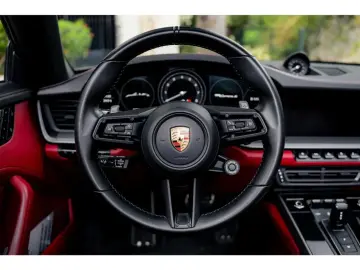 🚀 Porsche 911 Carrera S Cabriolet (992)