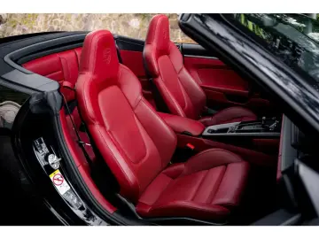 🚀 Porsche 911 Carrera S Cabriolet (992)