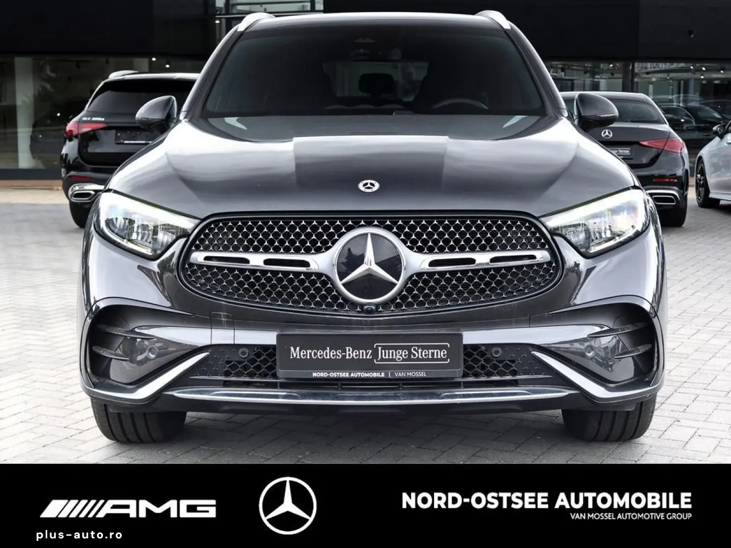 MERCEDES-BENZ GLC 300 d 4M AMG KEYLESS DISTRONIC AHK
