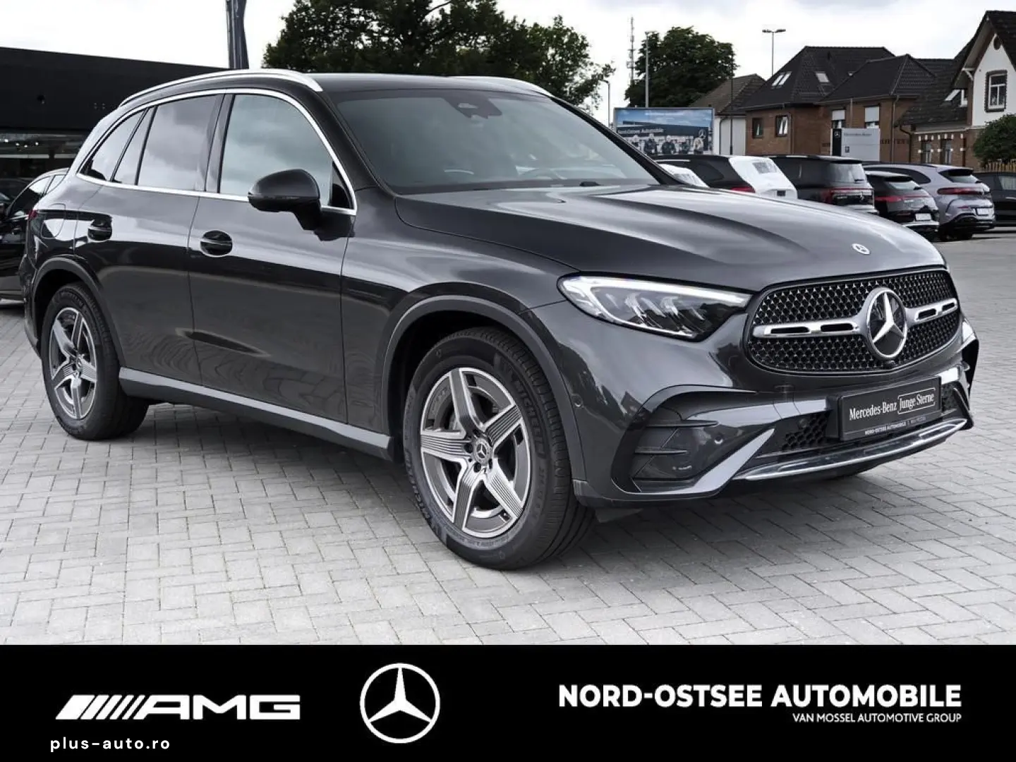 MERCEDES-BENZ GLC 300 d 4M AMG KEYLESS DISTRONIC AHK