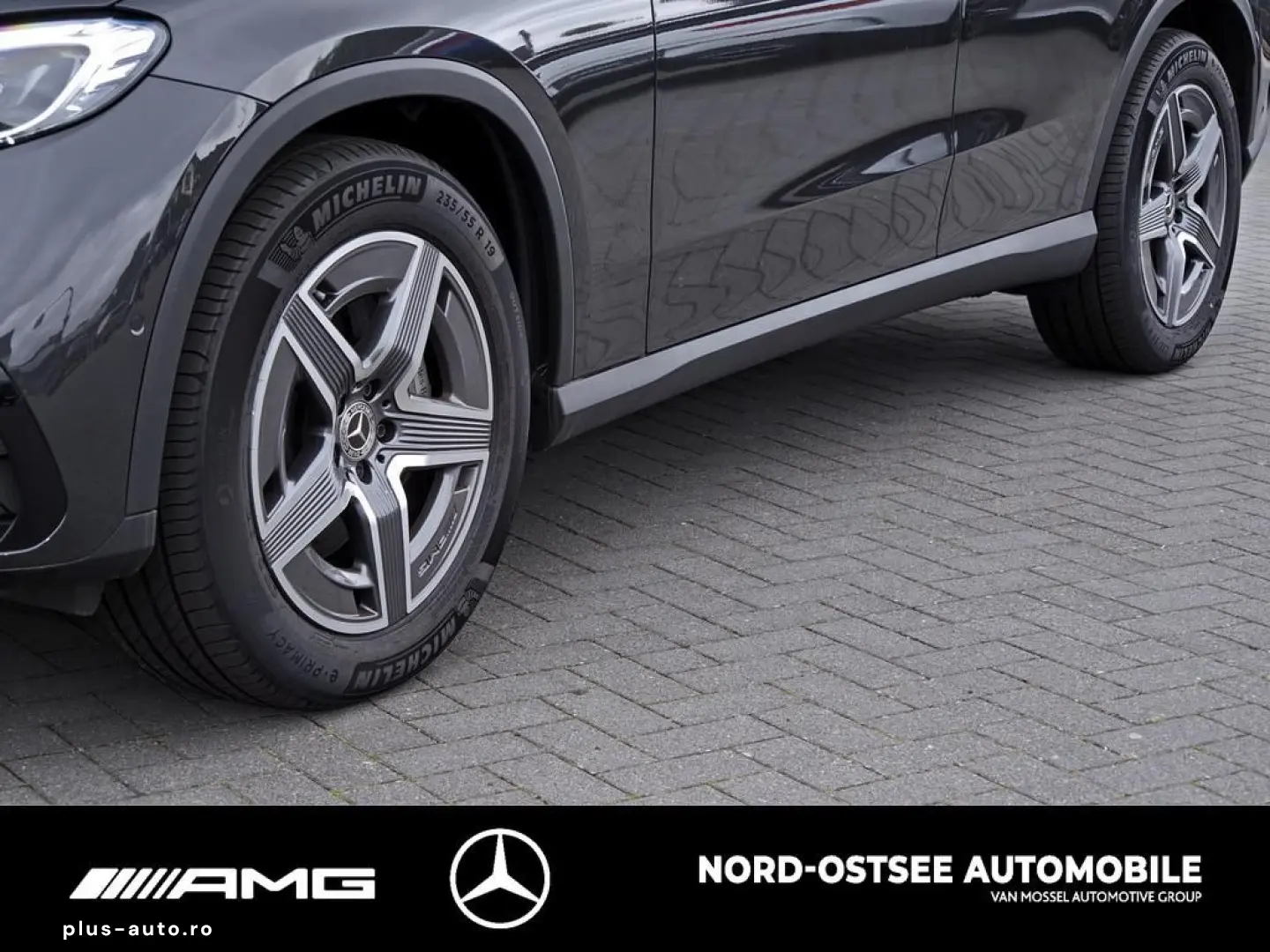 MERCEDES-BENZ GLC 300 d 4M AMG KEYLESS DISTRONIC AHK
